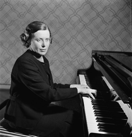 Olga Daragan, pianist 1960