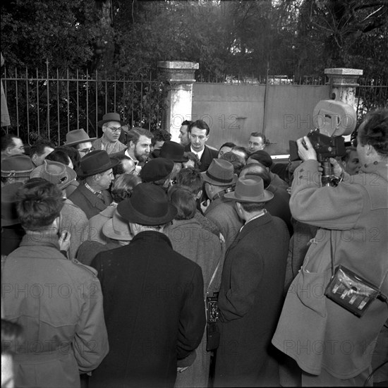 Romanian embassy Berne occupied by four armed Romanians, 1955