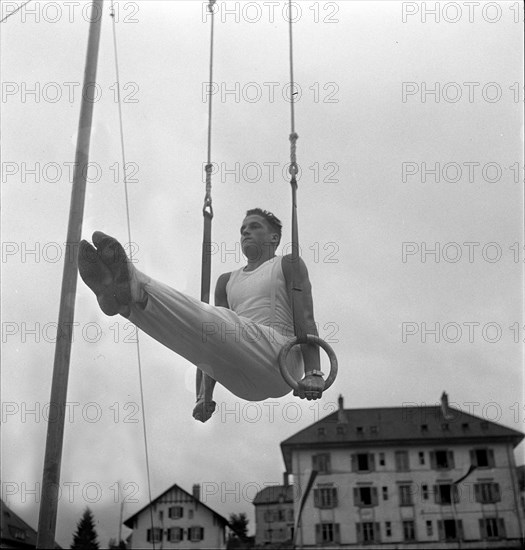 Jean Tschabold, gymnast 1942