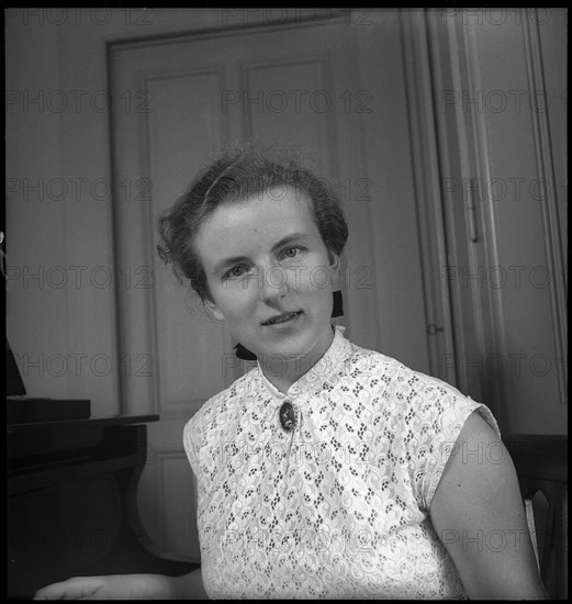 Hedy Salquin, conductor ca. 1955