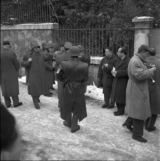 Romanian embassy Berne occupied by four armed Romanians, 1955