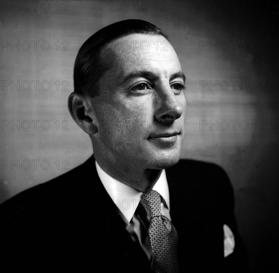 Dr. Edmond Gay, chairman of the ACS, 1946