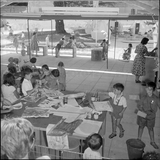 SAFFA 1958: children painting.