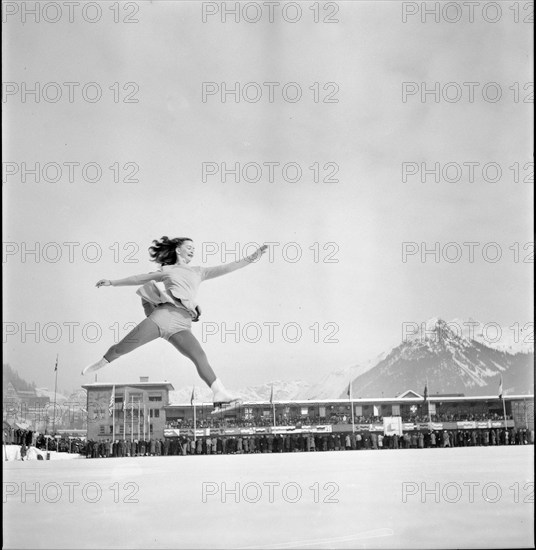 European championship of figure skating in Davos 1947: Barbara Ann Scott.