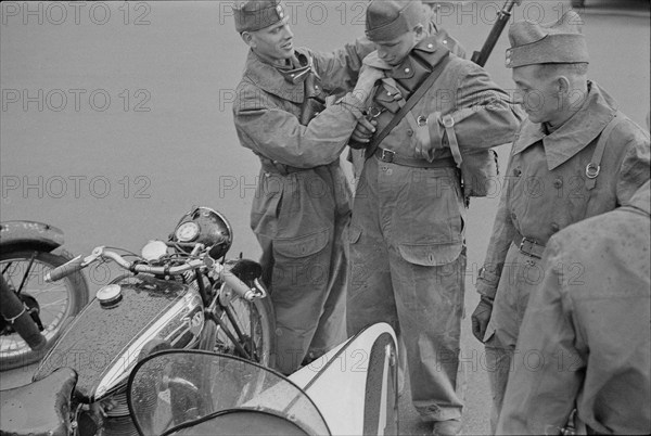 Called-up motorcyclist gathering; 1940.