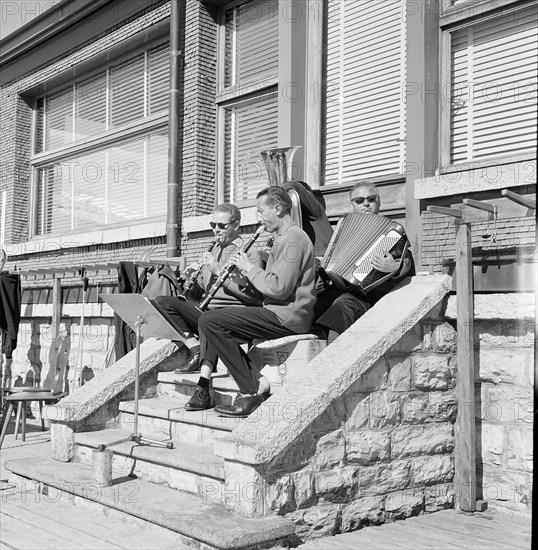 Musicians in front of the Hotel Bellvue des Alpes; Kleine Scheidegg, 1950.