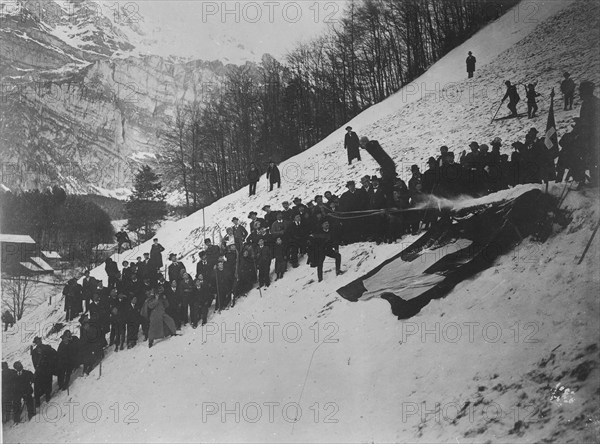 Skiing race in Glarus 1913.