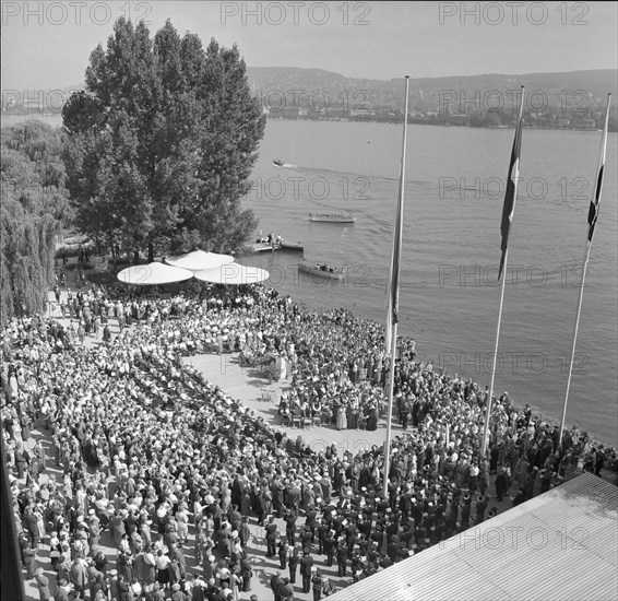 Women voter's meeting on canton Zurich's day of the SAFFA fair 1958.