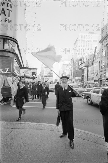 Pacifist Max Daetwyler near Times Square, New York 1962.