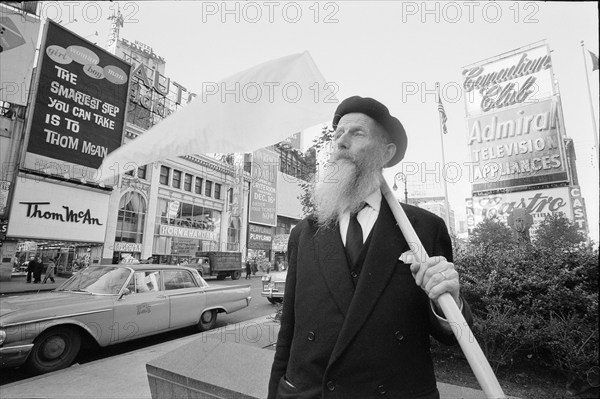 Pacifist Max Daetwyler near Times Square, New York 1962.