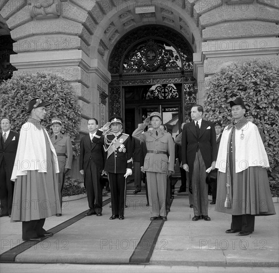 Thailand's Premier Songgram in front of the Swiss parliament building, 1955.