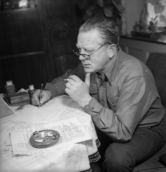 Schaggi Streuli writing, around 1949.