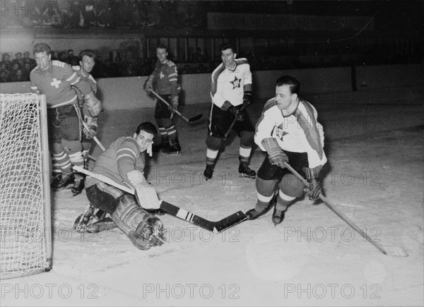 Ice hockey World Championship, Prague, 1959: Czechoslovakia - Switzerland; Gerber, Sprecher, Kiener, Schlapfer, Vlach.