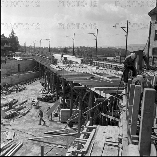 Giesshubel Zurich Sihltal railway bridge under construction 1959.