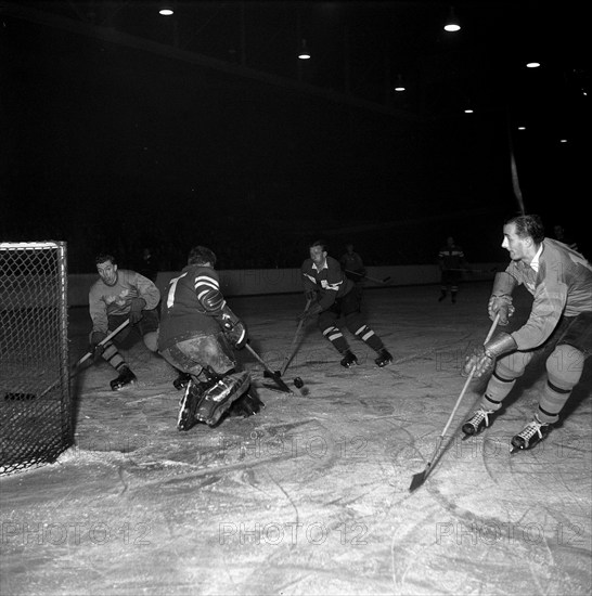 Ice Hockey World Championship Zurich 1953: Sweden - Germany.