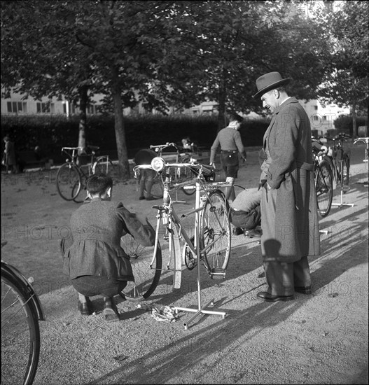 Cycling test for boys in Zurich, 1945.