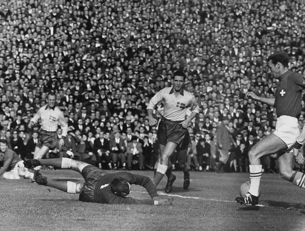 International match Switzerland - Sweden, Berne, 1961: Charles ¬´Kiki¬ª Antenen.