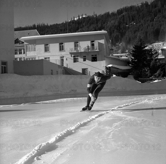 Speed Skating ECH 1954 Davos: Gunnar Sjoelin.