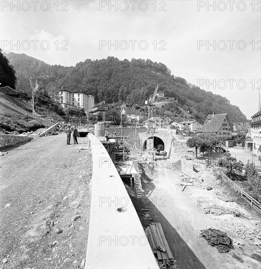 Road on the left shores of the Walensee under construction, 1959.