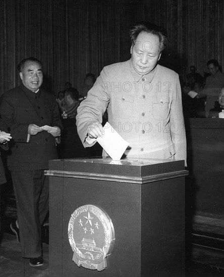 Mao Tse-tung casting ballor 1959.