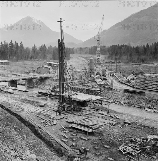 Road on the left shores of the Walensee under construction, 1957.