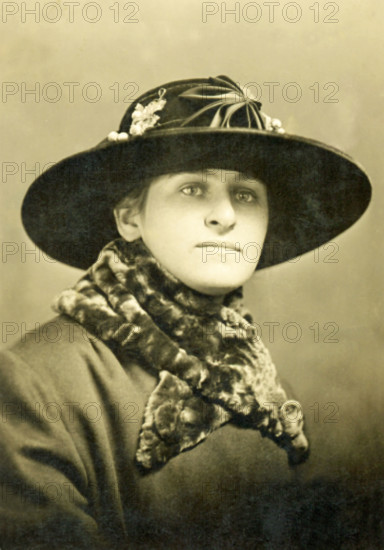 Woman in Hat in 1918