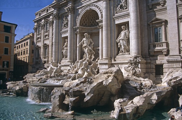 ITALY, Lazio, Rome, "Piazza di Trevi, Trevi Fountain."