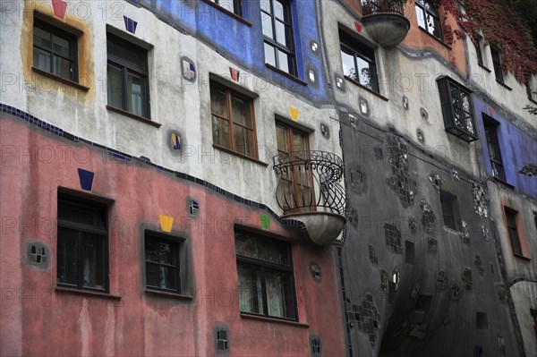 The Hundertwasser-Krawinahaus part view of exterior facade of apartment building. Photo : Bennett Dean