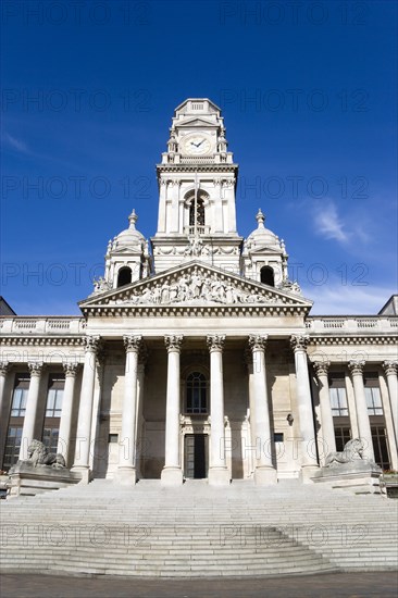 The Guildhall originally built in 1890 but rebuilt by 1959 after being bombed in 1941 during World War II. Photo : Paul Seheult