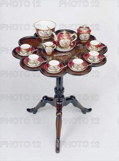 Service à thé en porcelaine datant du milieu du 18e siècle