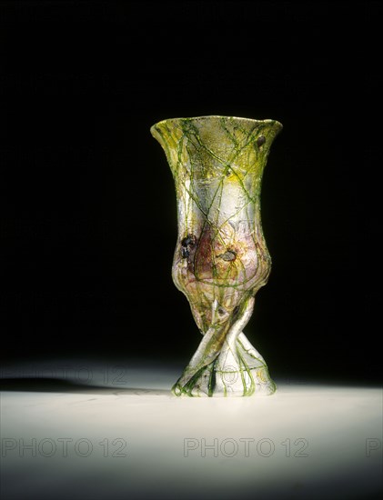 Vase tourné